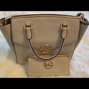 Michael Kors Hudson Satchel